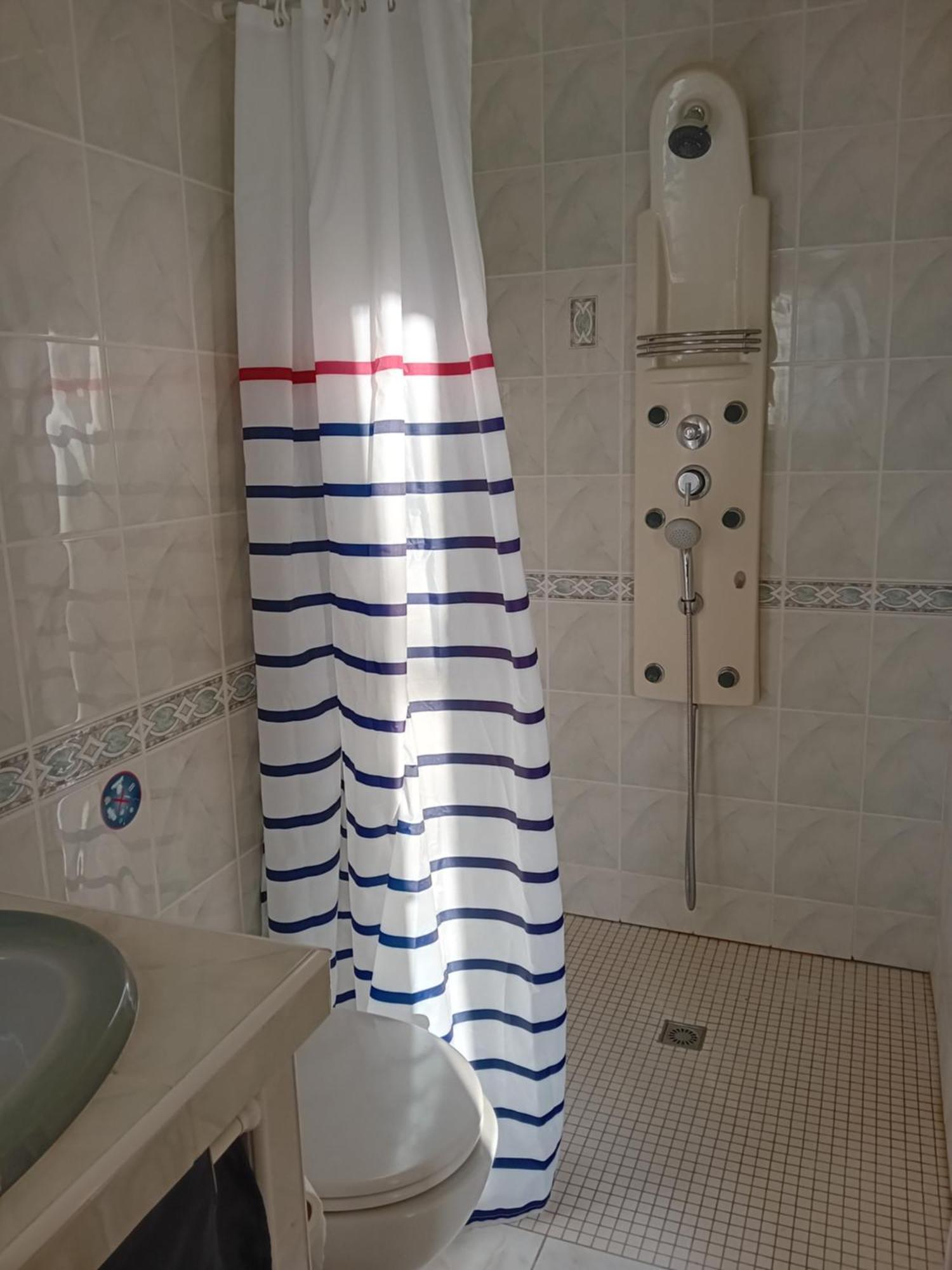Bed and Breakfast Cocooning Au Saut Du Loup Lavergne  Exterior foto